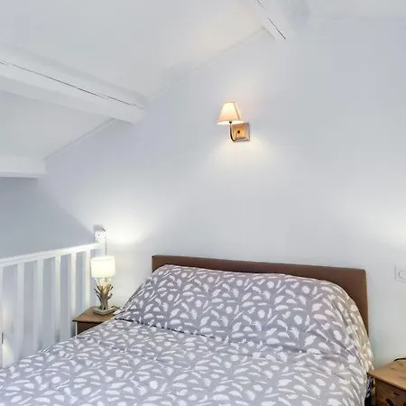 Sleeps 4 Air Con Wifi レ・ズィサンブル