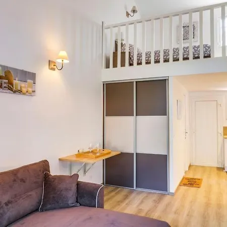 Sleeps 4 Air Con Wifi アパート レ・ズィサンブル