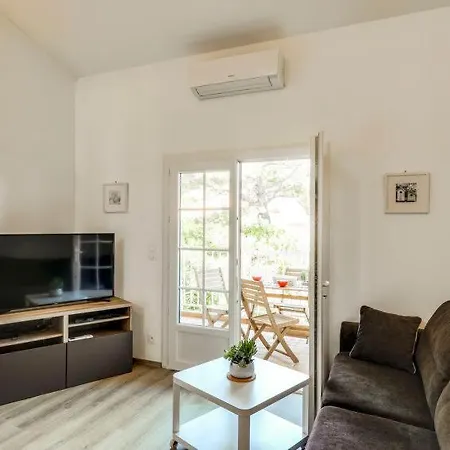 Sleeps 4 Air Con Wifi レ・ズィサンブル